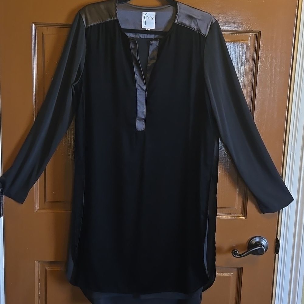 Finley-Blk velvet/satin top/dress pullover long sleeved Sz M.